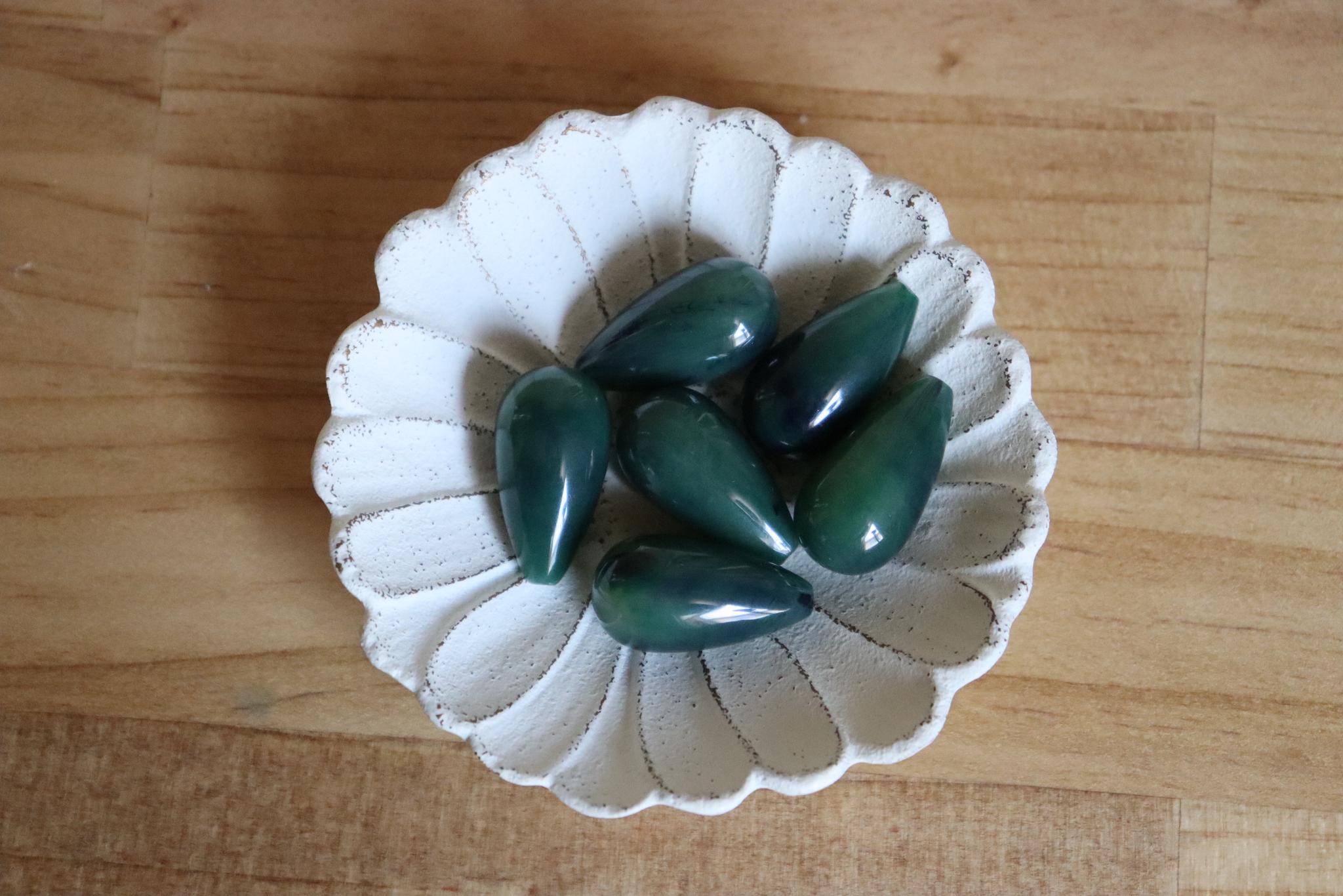 【from USA】グリーンマーブルドロップビーズ　26mm