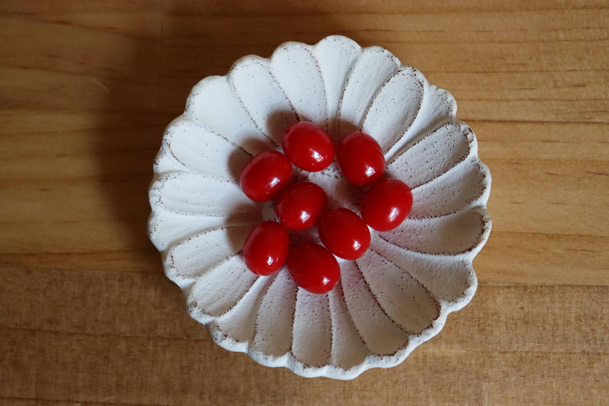 【from USA】　レッドオーバルビーズ　14mm*11.5mm