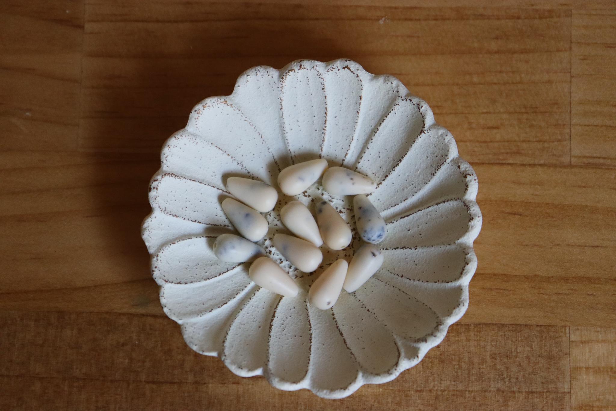 【from USA】　クッキークリームドロップビーズφ14mm*7mm