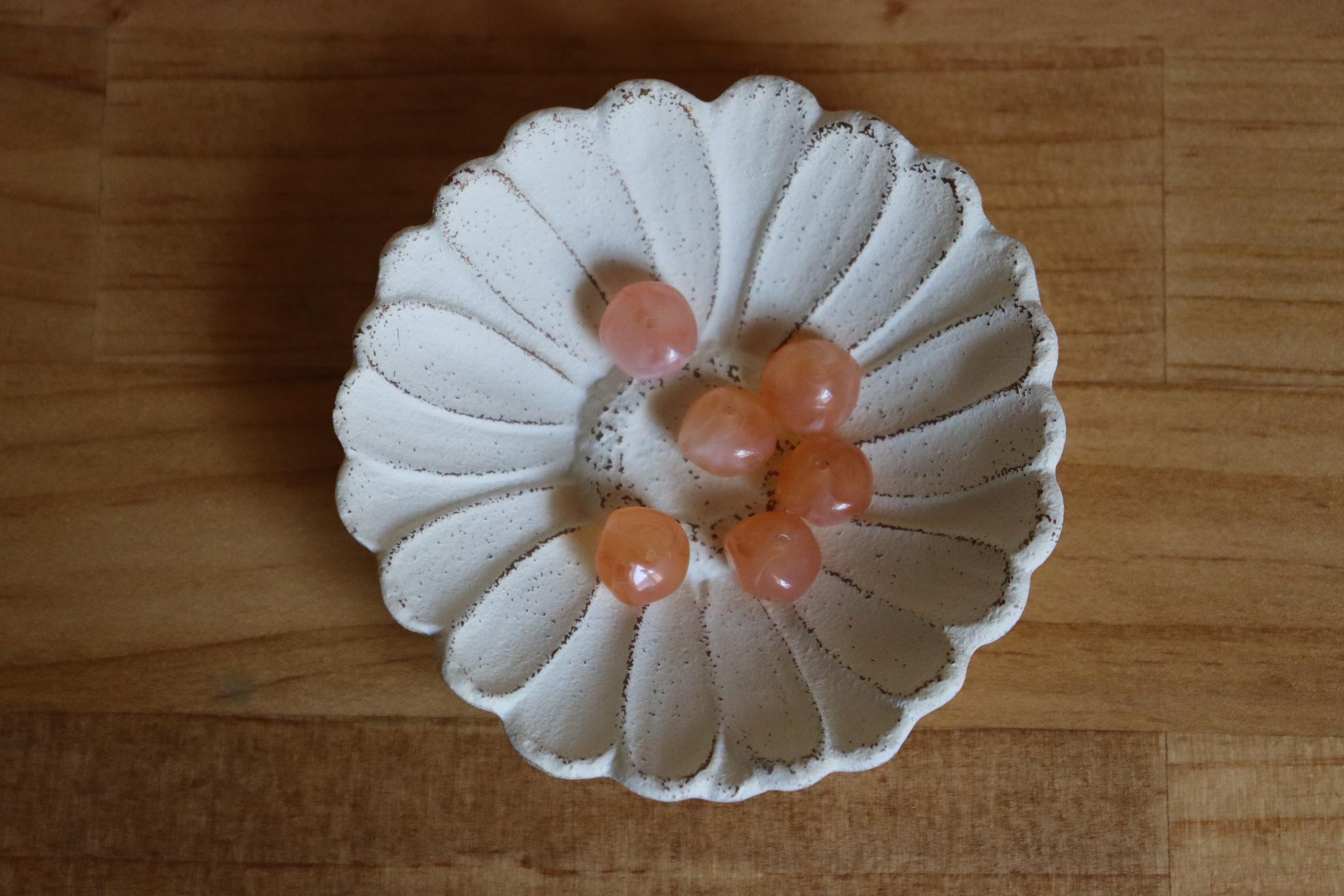 【FromUSA】ピーチピンクホワイトマーブルナゲットビーズ　φ12mm*9.3mm