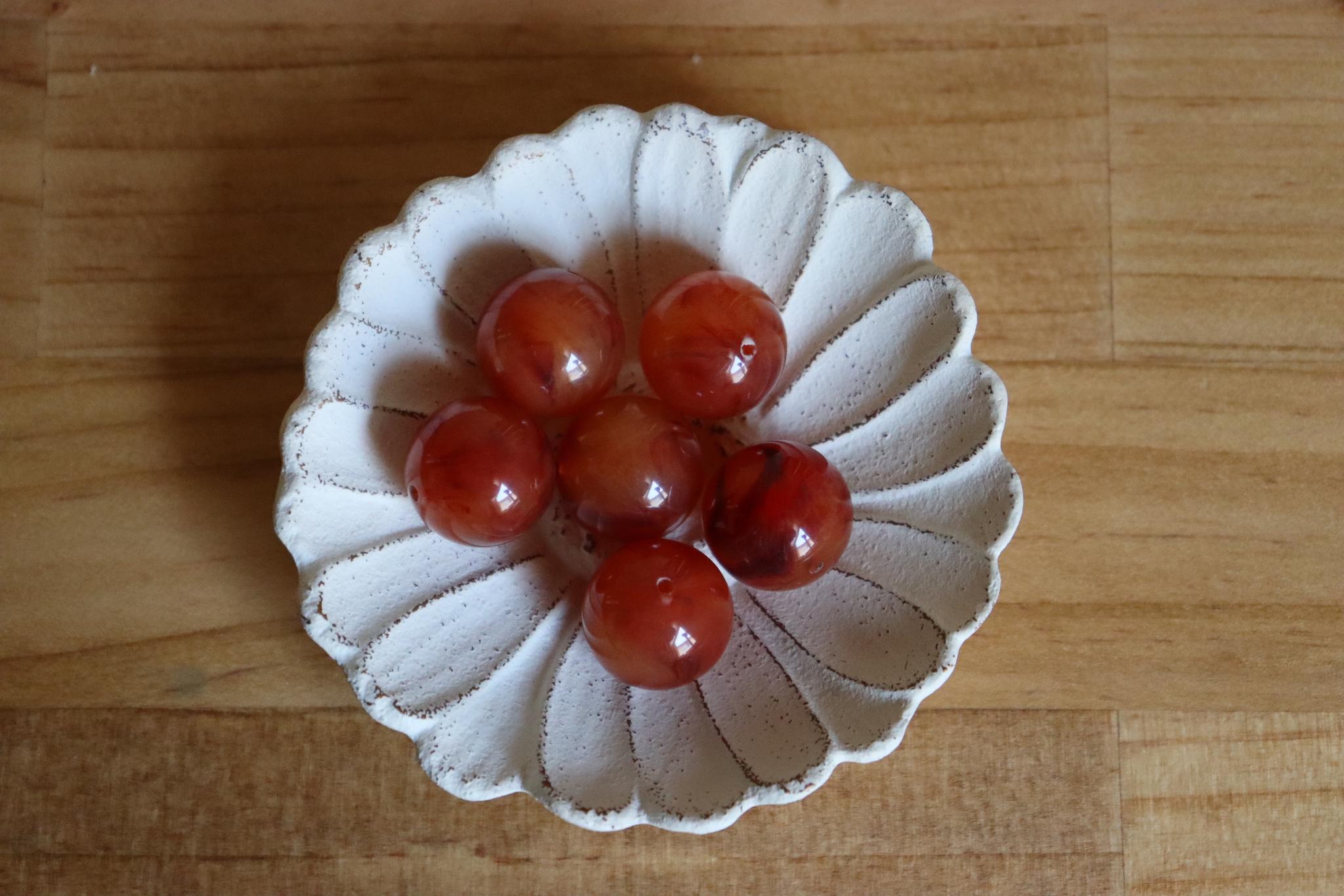 【FromUSA】オレンジマーブルラウンドビーズ　φ17.8mm