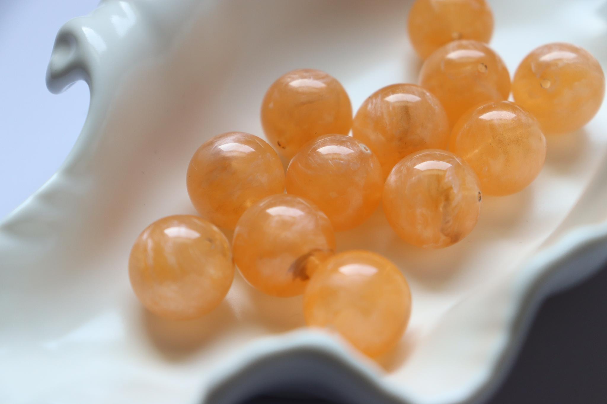 【FromUSA】ピーチピンクパールホワイトマーブルラウンドビーズ　φ18mm